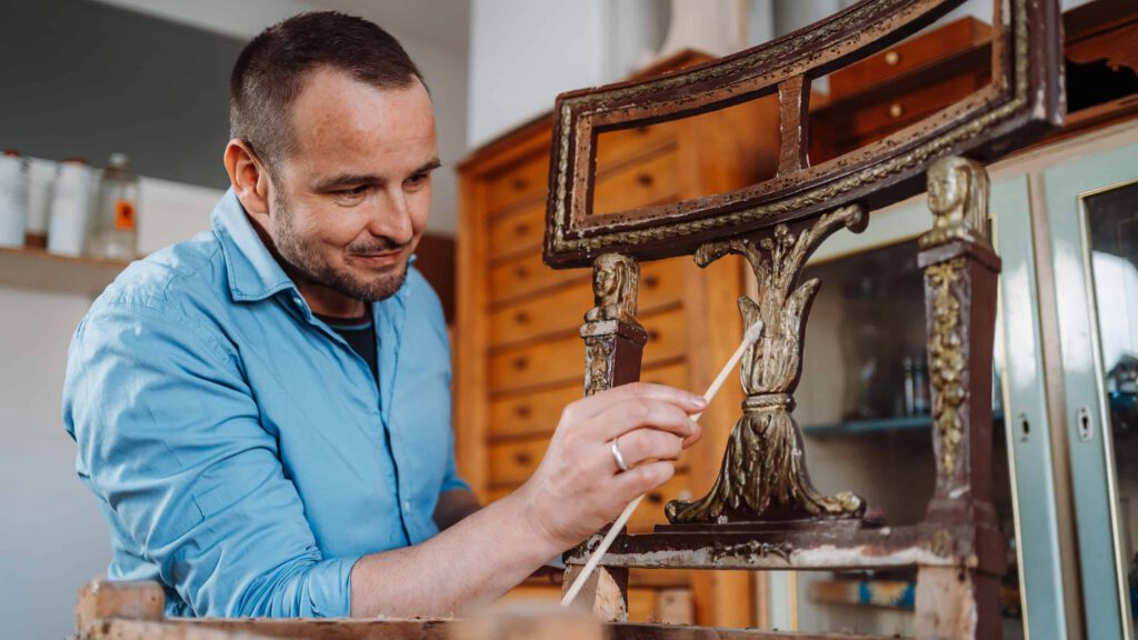 Andris Hennig - Restaurator für Möbel aus Potsdam und Berlin