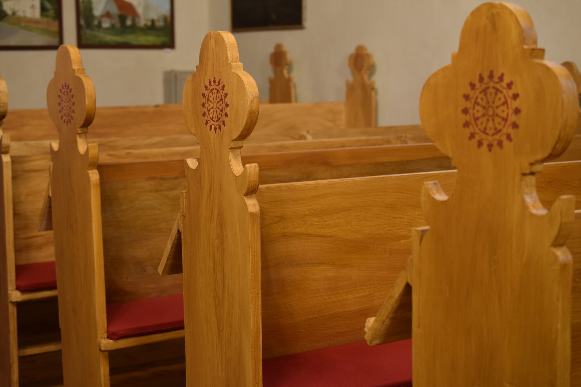 Kirchenbaenke_1-2000x1333