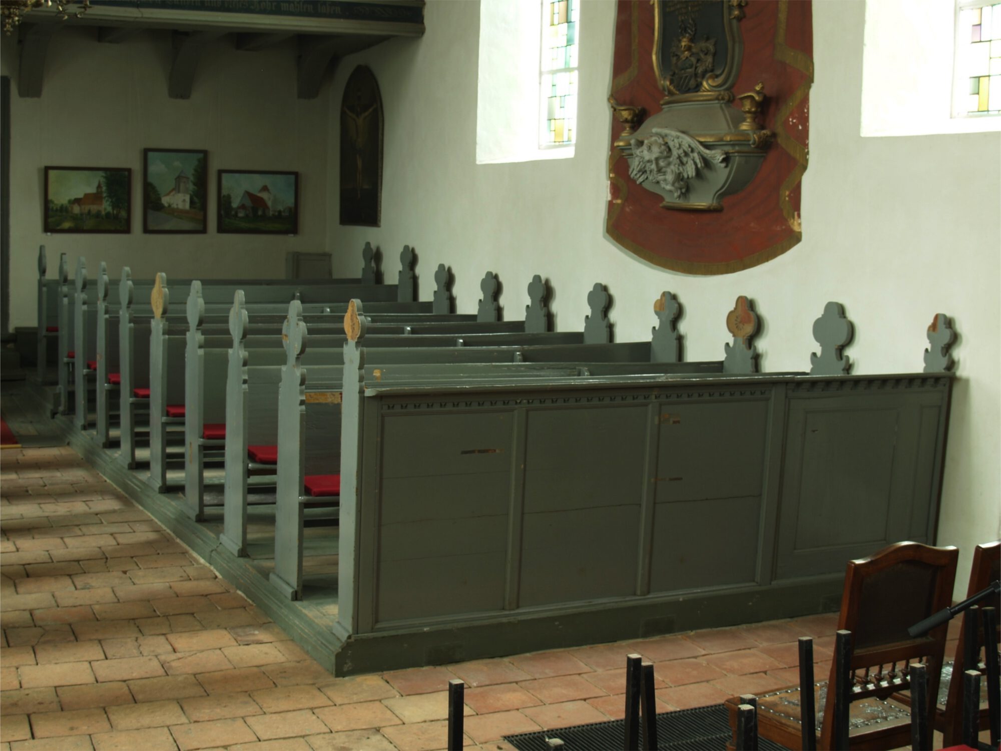 Kirchenbaenke_3-2000x1500